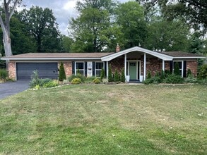 Building Photo - 8981 Devon Dr