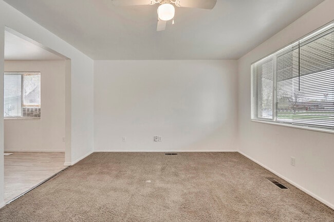 Building Photo - 1194 W 300 N St