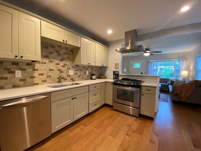 Foto del edificio - Charming 2Bd 1Ba Bungalow in St. Johns ~ U...