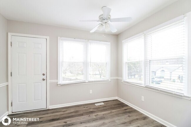 Building Photo - 3215 Copthorne Dr, Greensboro, NC 27410