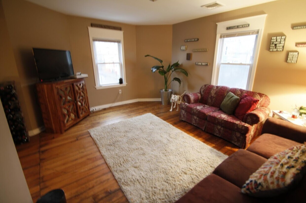 170 Almy St Unit 2L, Providence, RI 02909 Apartment for Rent in