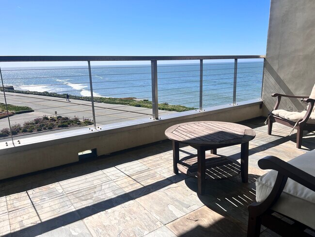 Foto del edificio - 890 W Cliff Dr