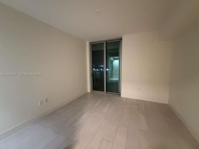 Building Photo - 2000 Metropica Wy