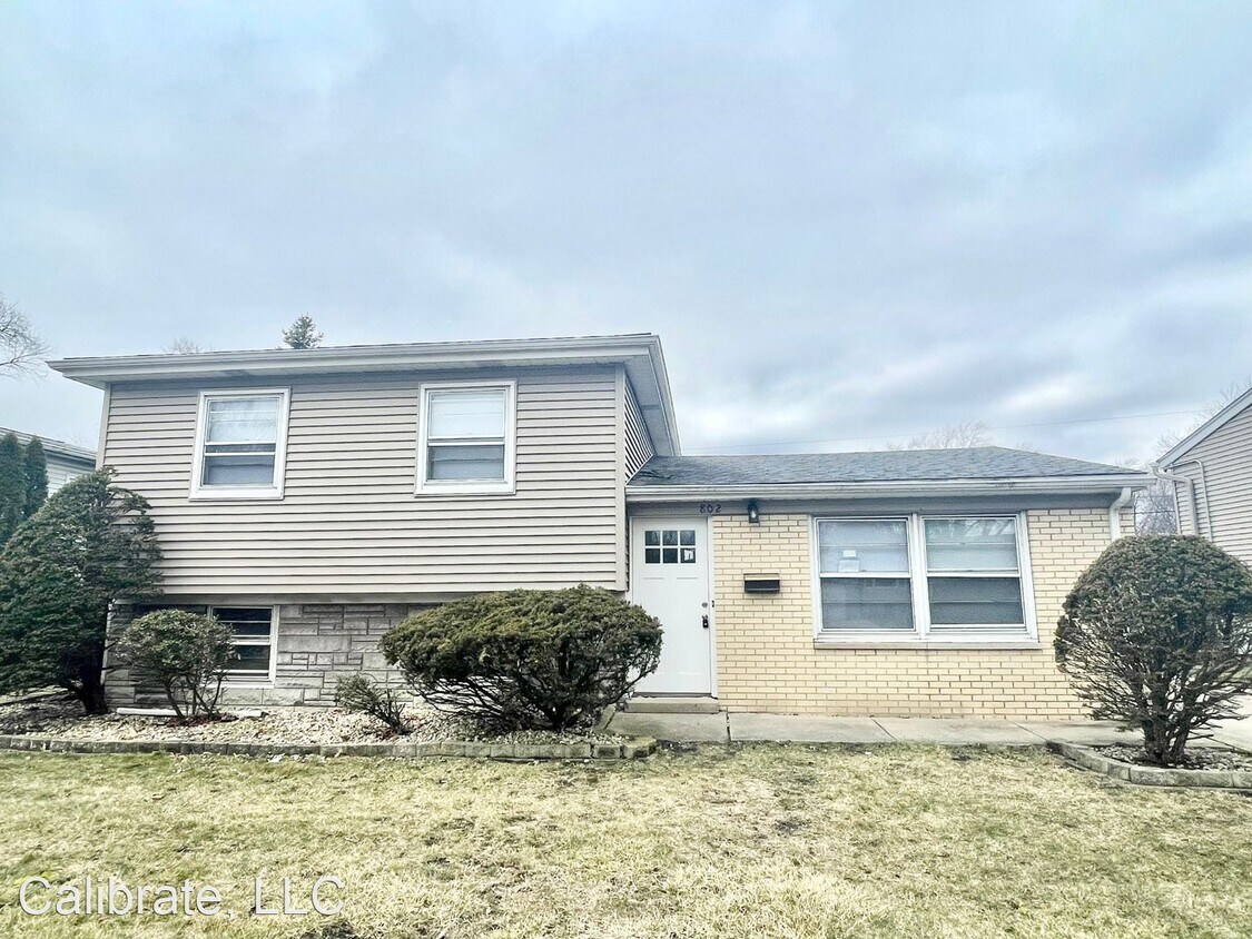 802 N Glenwood St, Griffith, IN 46319 House Rental in Griffith, IN