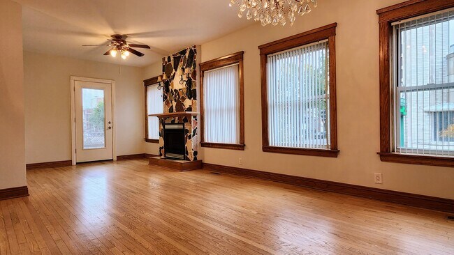 Foto del edificio - 1000 N Oakley Blvd