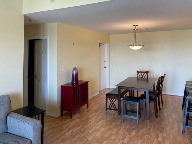 Building Photo - 1153 Town Center Dr