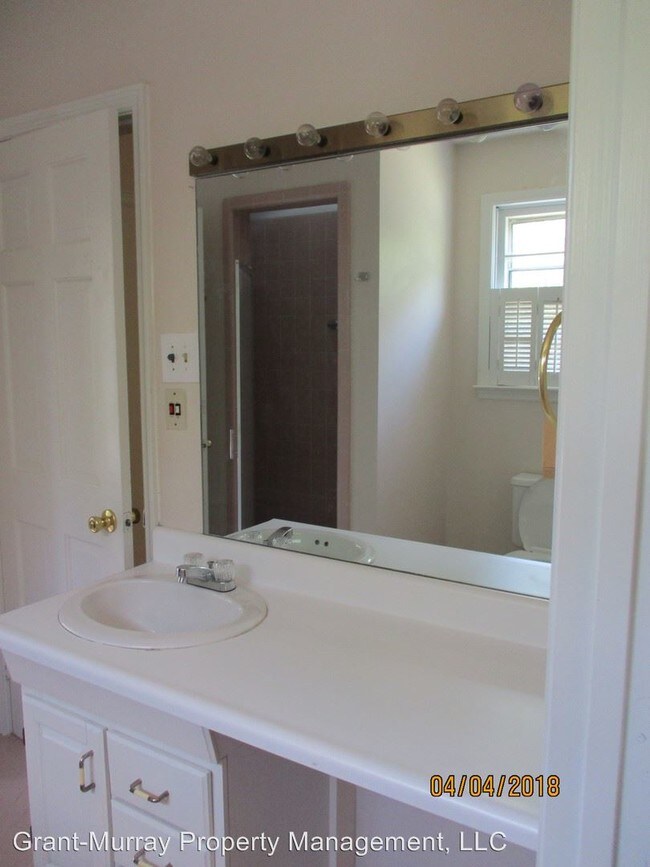 Building Photo - 3 br, 2 bath House - 1804 Morganton Road