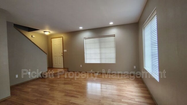 Building Photo - 1108 NE Beaumont Ln