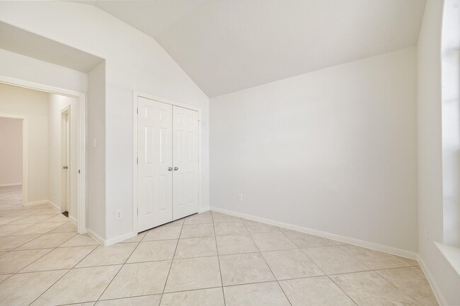 Building Photo - 8027 Daylilly Creek Dr