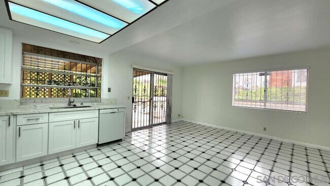 Foto del edificio - 1692 Parkland Way