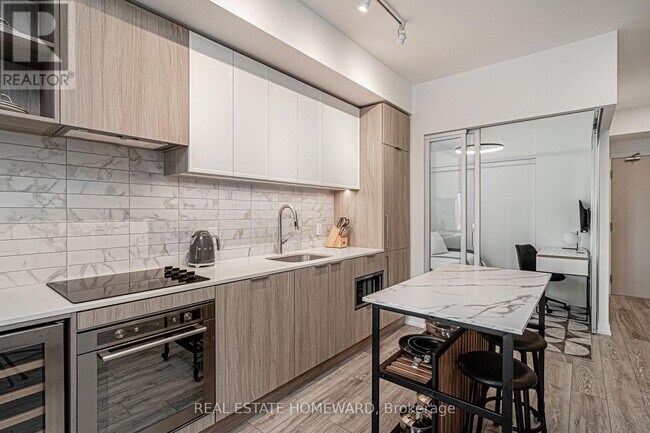Building Photo - 2020-2020 Bathurst St