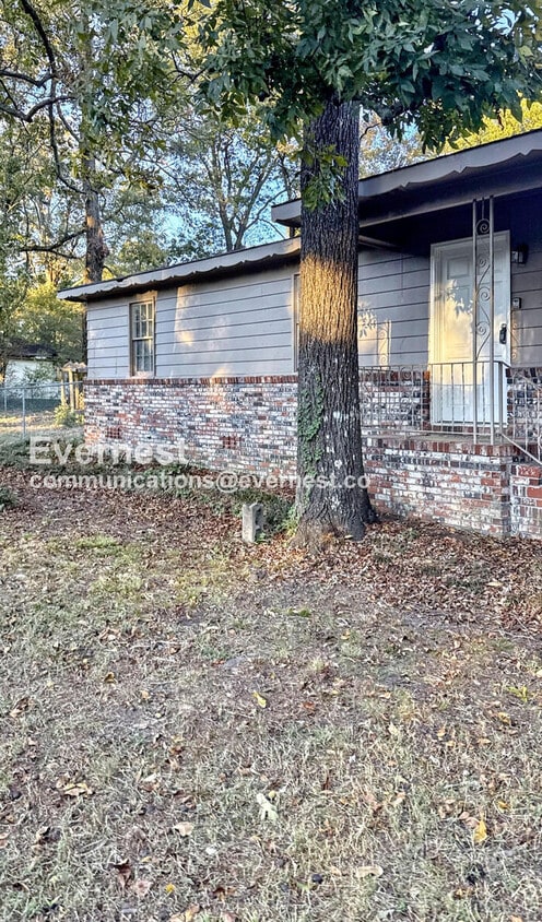 Foto principal - 1709 3rd St NW
