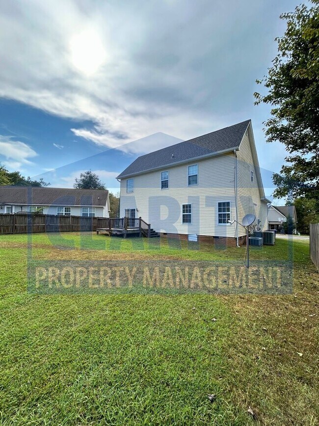 Foto del edificio - 3131 Pin Oaks Cir NE