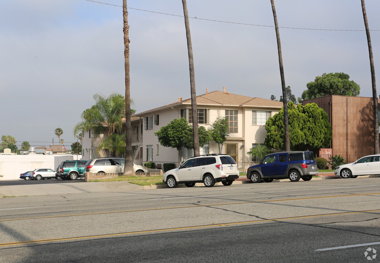 Foto principal - 1225 N Brand Blvd