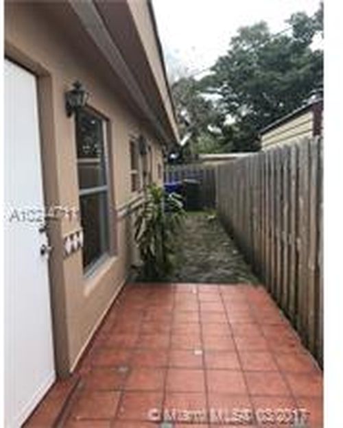 Foto del edificio - 5606 Lincoln St