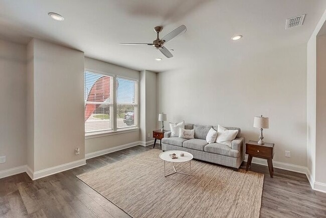 Foto del edificio - 1001 Lifford Ln