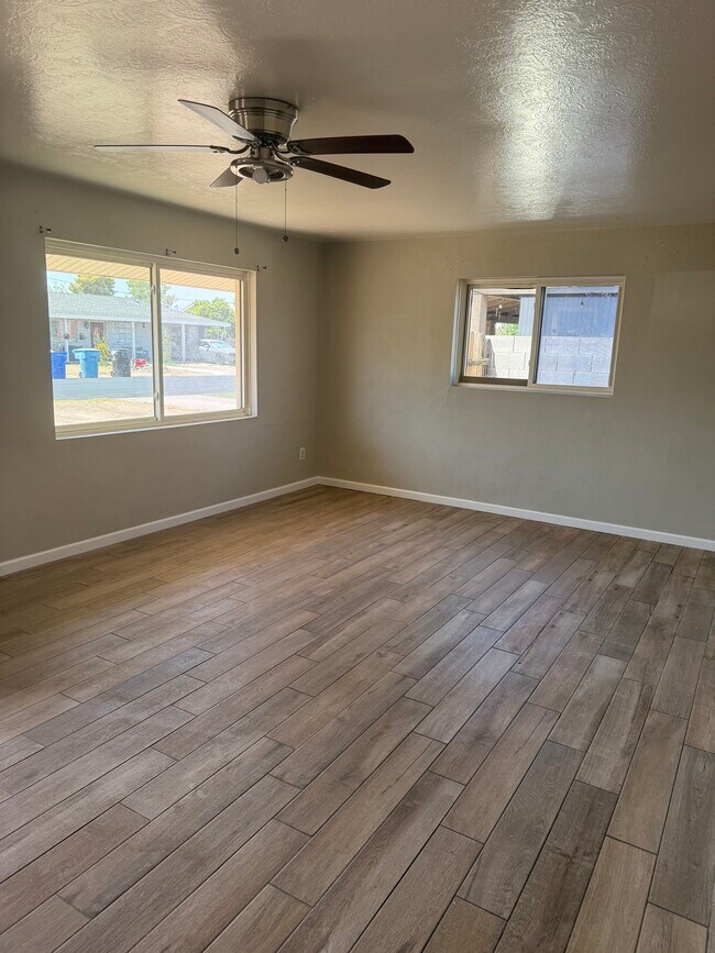 Foto del edificio - 3412 W Pierson St
