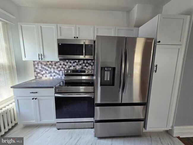 Foto del edificio - 393 N York St