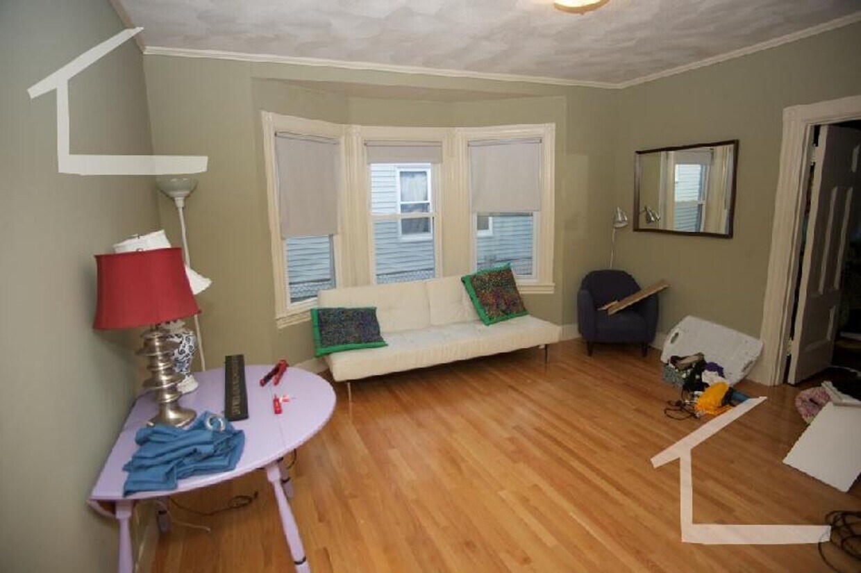Foto principal - HOT ALLSTON LISTING!!!!