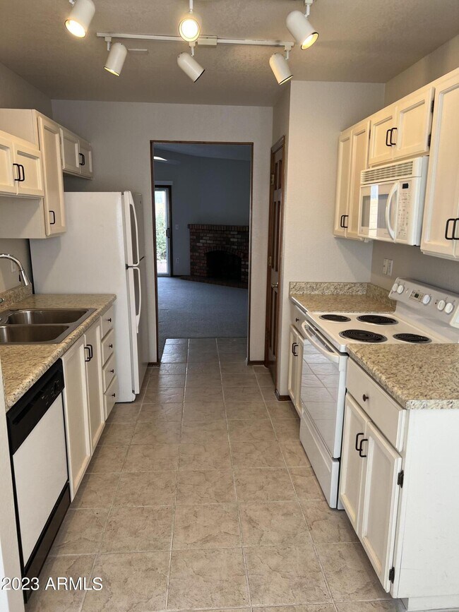 118 E Anderson Ave, Phoenix, AZ 85022 House Rental in Phoenix, AZ