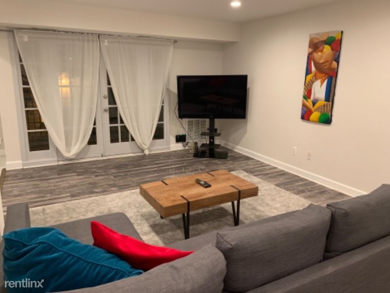Primary Photo - 1 br, 1 bath Condo - 7097 Spring Garden Dr