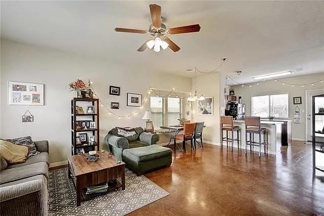 Building Photo - 4604 Senda Ln