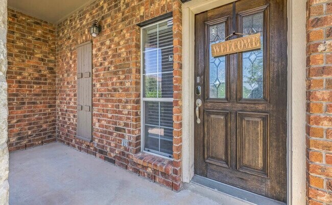 Building Photo - 2306 Elva