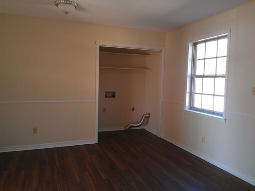 Building Photo - 203 Cambridge Dr