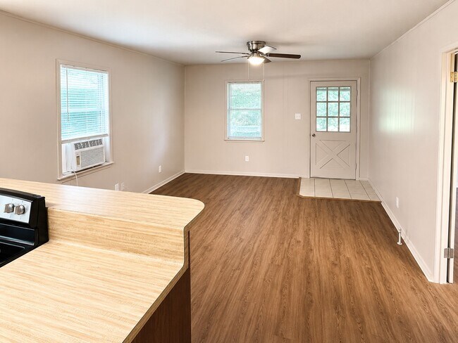 Foto del edificio - 5801 Sapp Rd