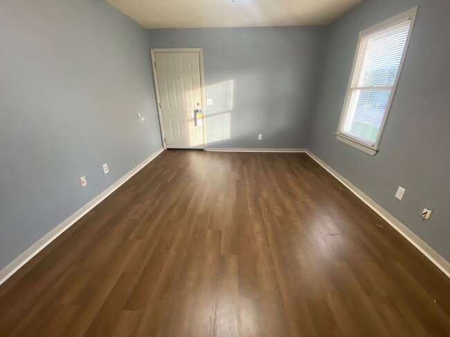 Building Photo - 123 Cavin Court Unit D