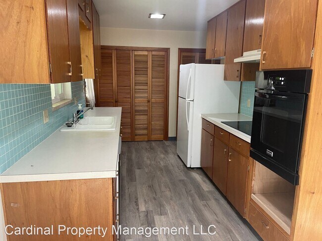Building Photo - 3 br, 1.5 bath House - 1221 Springfield Dr