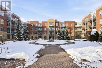 Building Photo - 205 Bolton St