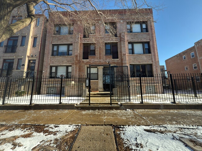Building Photo - 4617 S Calumet Ave