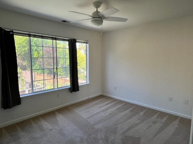 Building Photo - 2479 Alameda de las Pulgas
