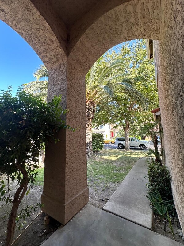 Foto del edificio - 1824 Mark Mead Ln