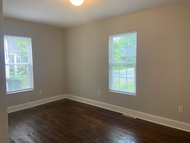 Foto del edificio - 3 BR house available near Target on Lawndale!