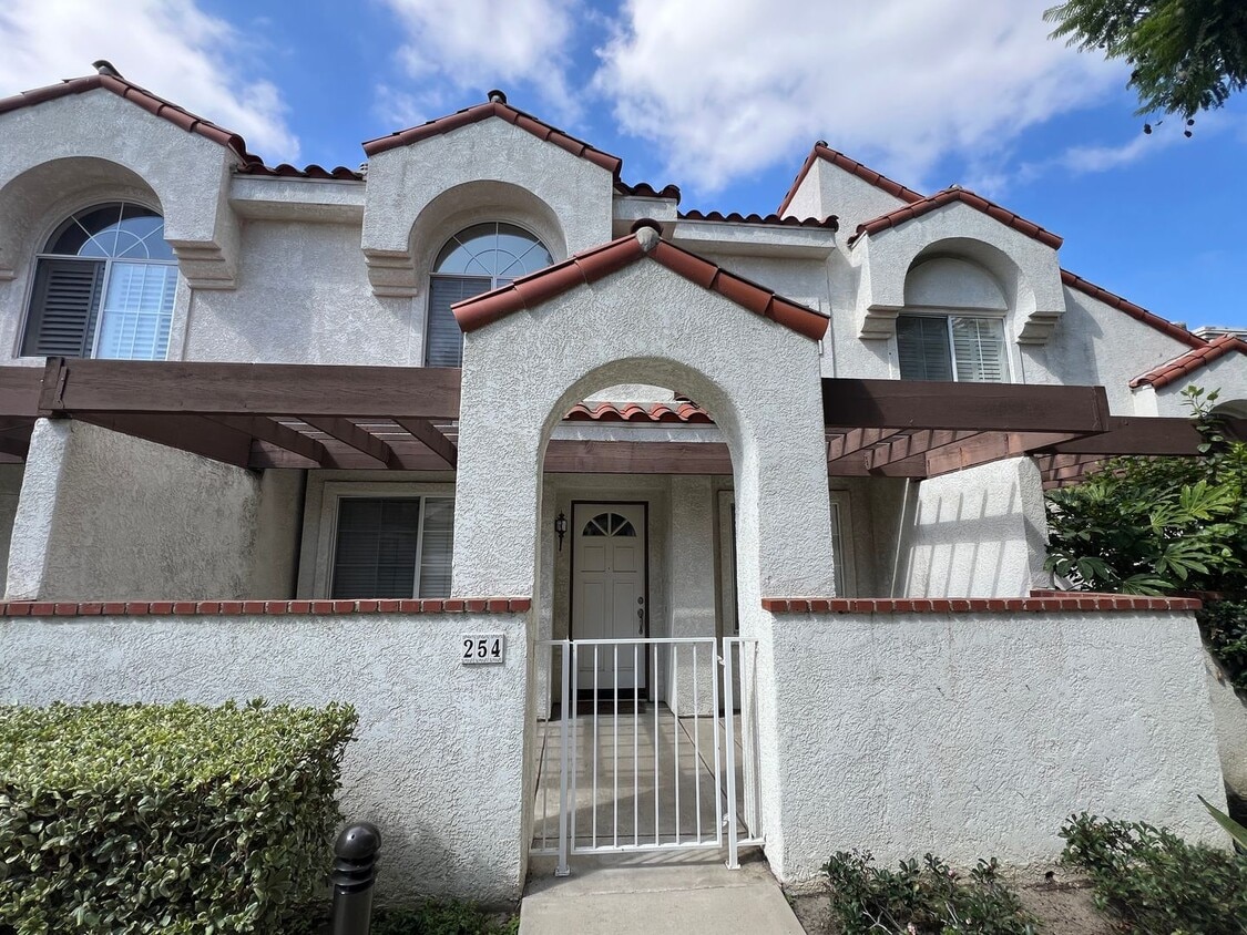 Primary Photo - Palm Colony Camarillo Condo
