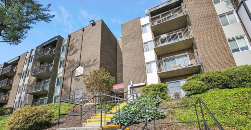 Foto principal - 75 S Reynolds St