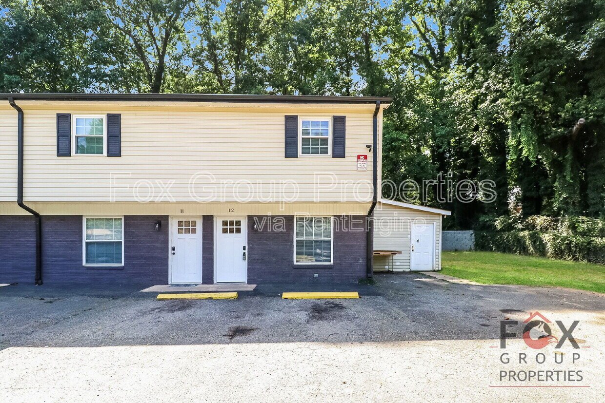 Primary Photo - 300 Holly Cir