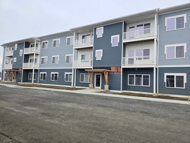 Building Photo - ECOFlats at Log City