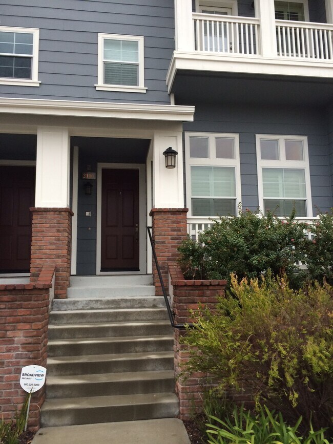 Foto del edificio - 2110 Northshore Dr