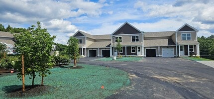Building Photo - 719 Putnam Pike
