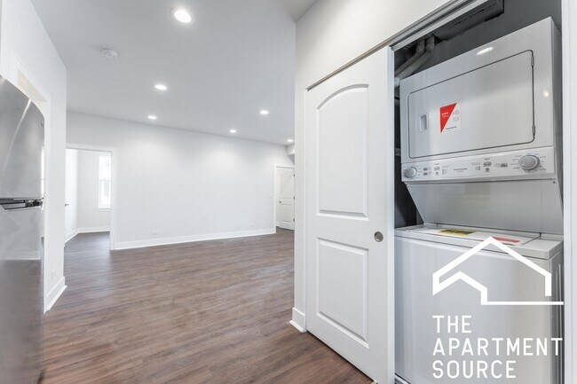 Foto del edificio - 4352 N Troy St