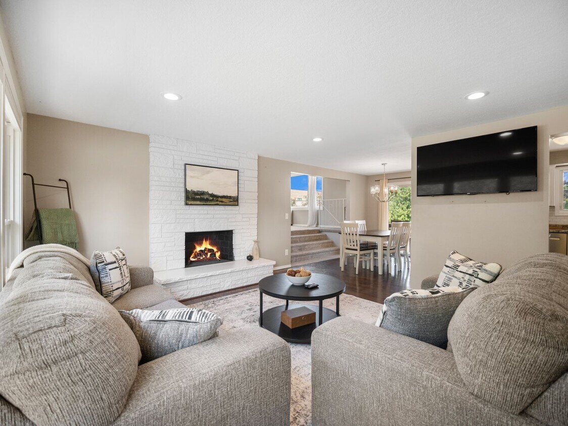 Foto principal - Spacious 4-Bedroom Pet-Friendly Home in North Spokane