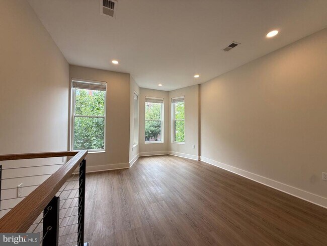 Foto del edificio - 821 4th St NE
