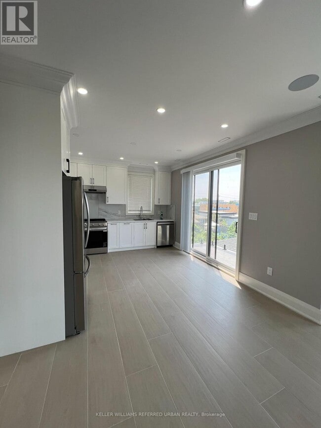 Building Photo - 8 Lorne Bruce Dr