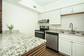 Building Photo - 4664 Matilda St