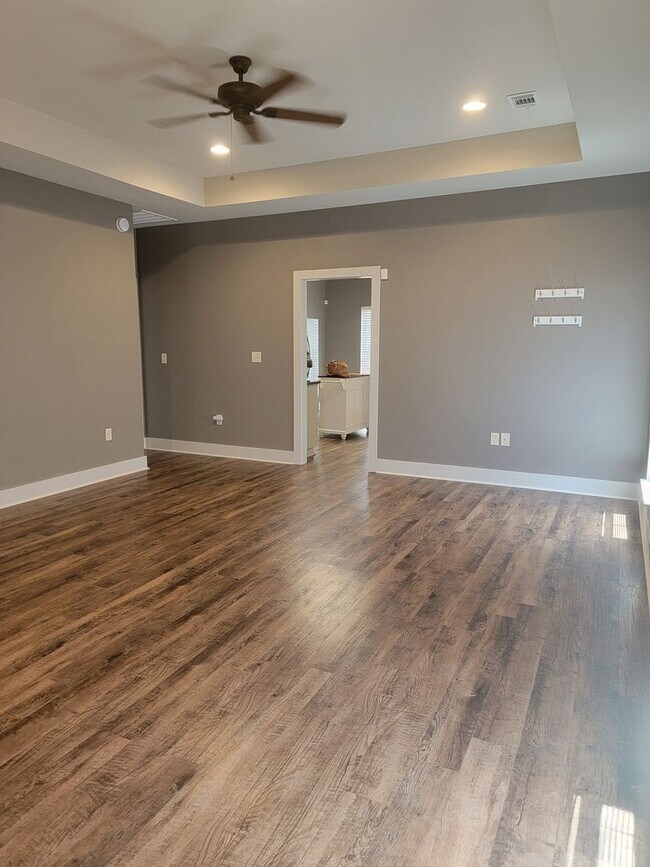Building Photo - Beautiful Home Low Maintenance- Available ...