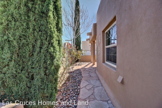 Building Photo - 2 br, 1 bath House - 2186 Calle de Guadalupe