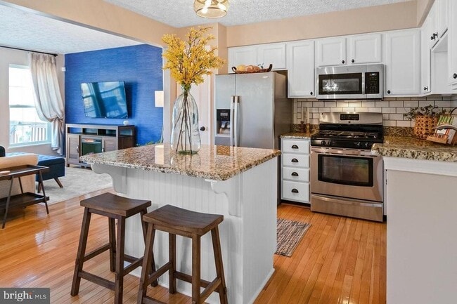 Building Photo - 2618 Summer Breeze Ct